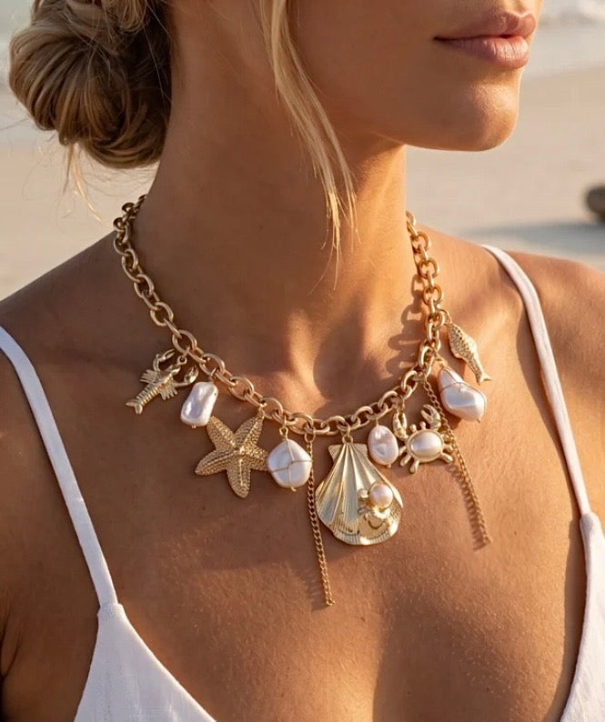 Collier Akira