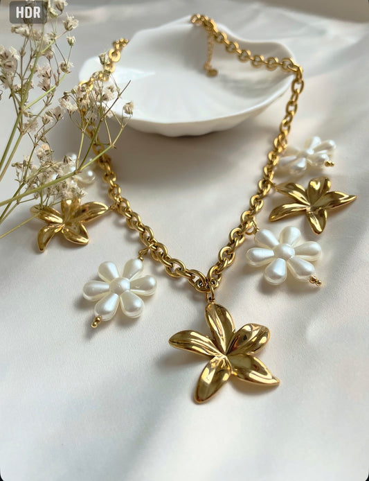 Collier Ava